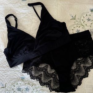 Understatement Lace breastfeeding set